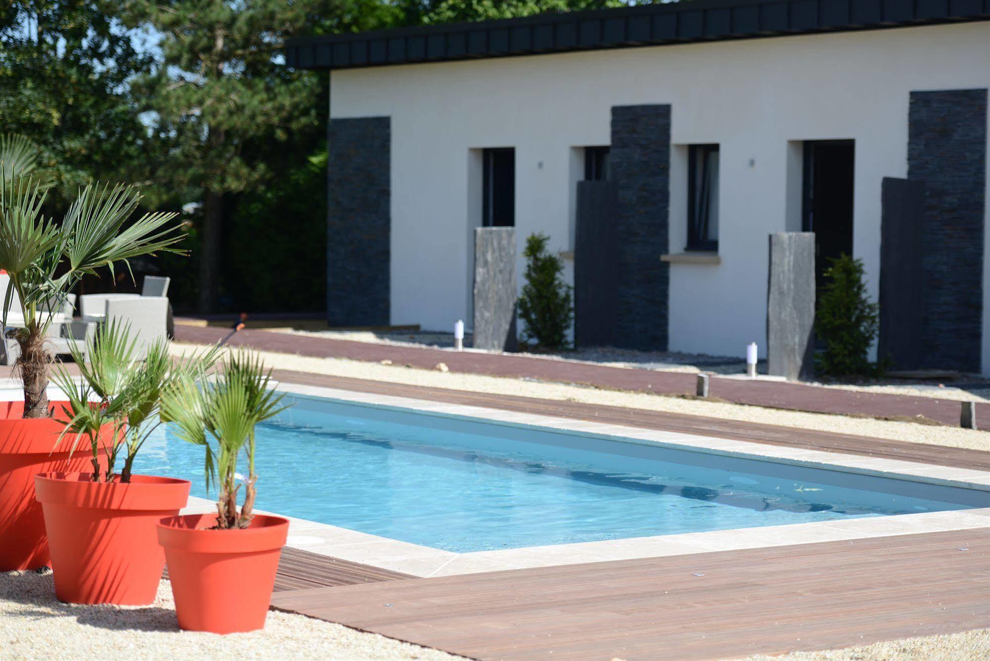 Hostellerie De La Renaissance - Teritoria Argentan Exterior photo